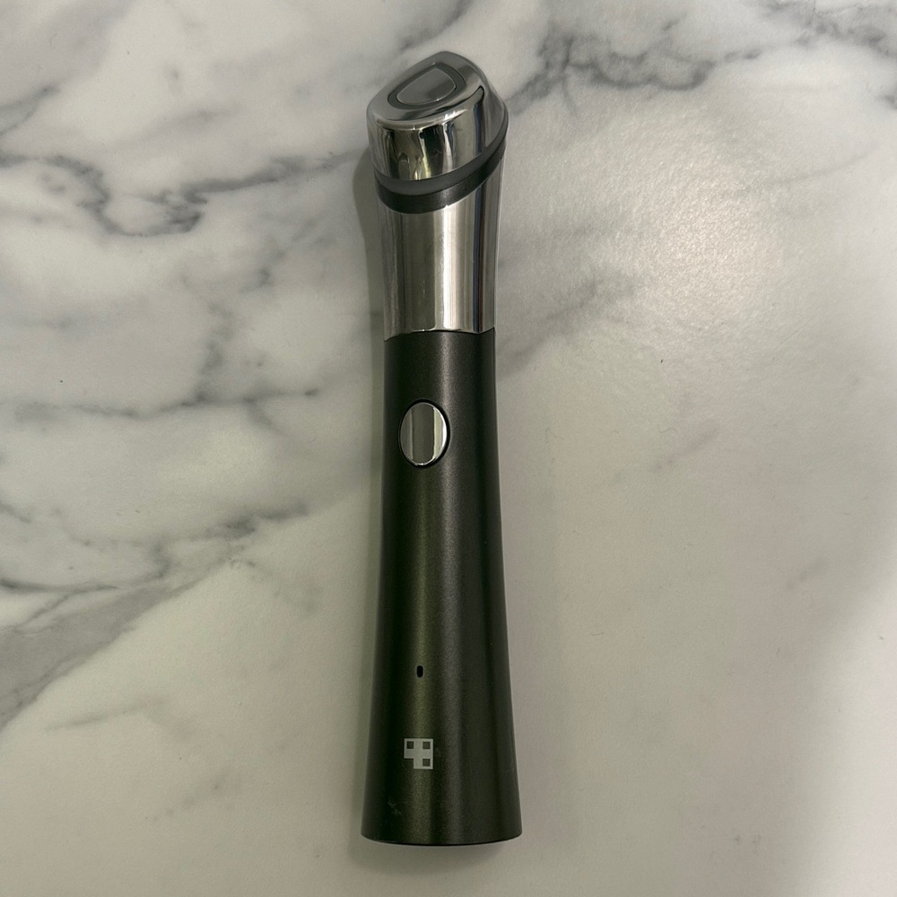 Black and Silver Facial Massager